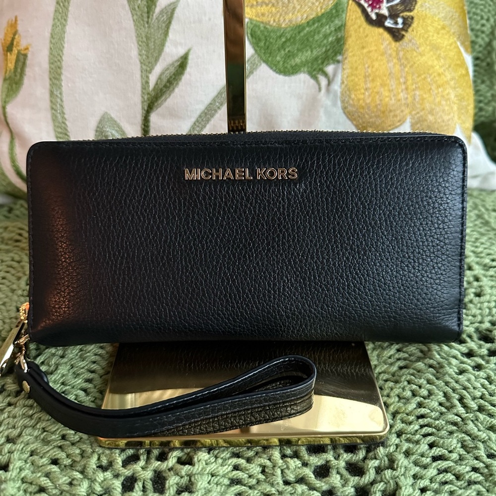 MICHAEL KORS wallet clutch